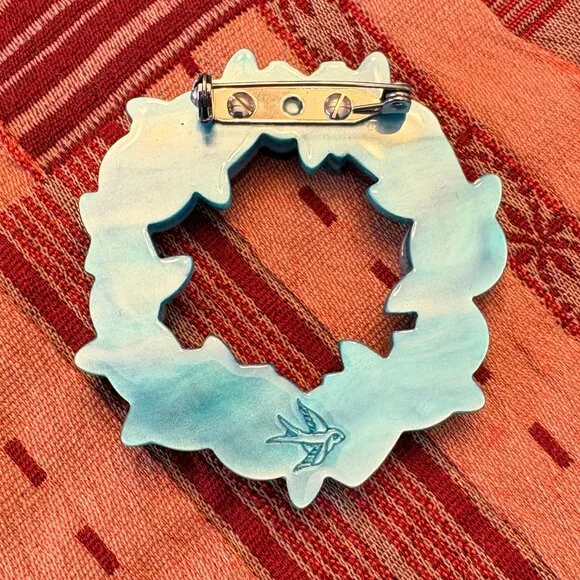 A Jolly Christmas Brooch - Picture 3 of 3